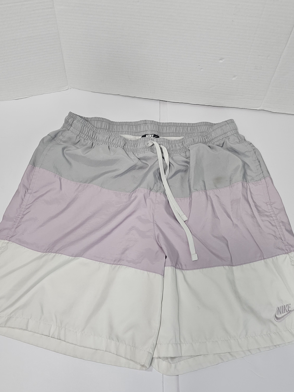 Nike Men’s Colorblock Swim Shorts in Light Gray/Pink/White Sz XL Activewear